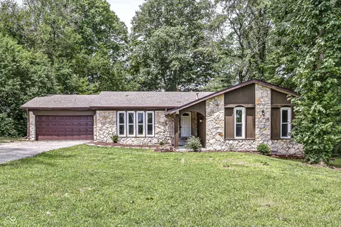 5362 Shorewood Dr, Indianapolis, IN 46220