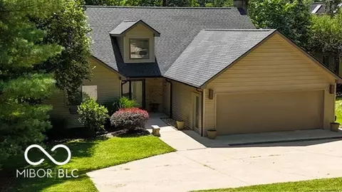 3571 S Poplar Dr, Columbus, IN 47201