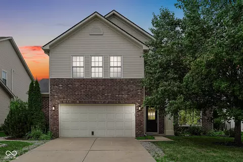 5719 W Woodview Trl, Mccordsville, IN 46055