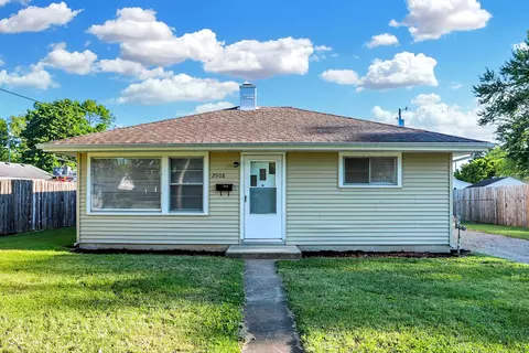 2908 14th St, Columbus, IN 47201
