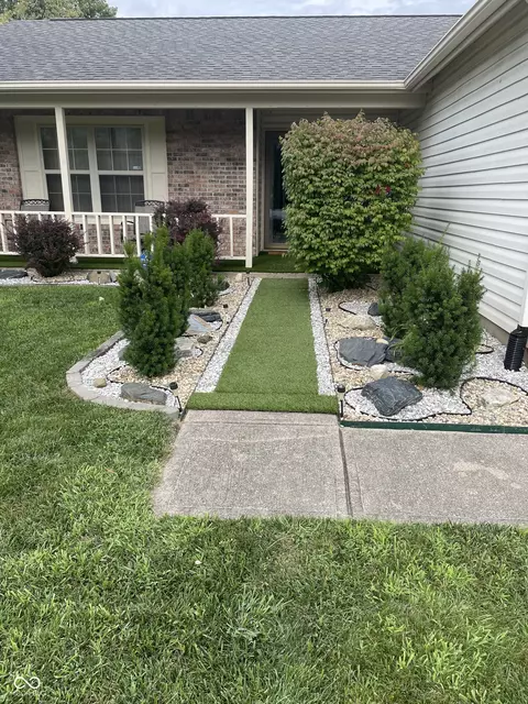 6913 Long Run Dr, Indianapolis, IN 46268