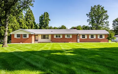 1078 W Walser Rd, Shelbyville, IN 46176