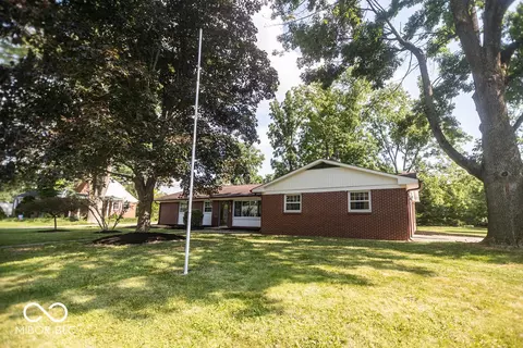 703 Raymond St, Plainfield, IN 46168 photo 3