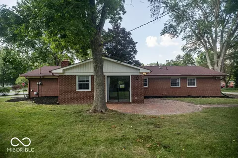 703 Raymond St, Plainfield, IN 46168 photo 2