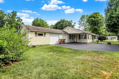 1303 Locust Dr, Columbus, IN 47203
