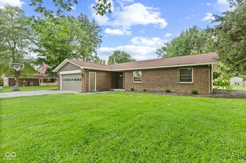 5854 Cardinal Ct, Pittsboro, IN 46167
