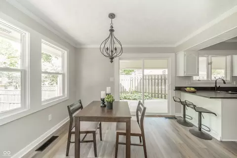 Dining - 1110 Pendle Hill Ave, Pendleton, IN 46064 photo 5 of 6