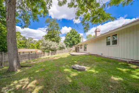 Exterior - 1110 Pendle Hill Ave, Pendleton, IN 46064 photo 9 of 10