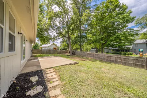 Exterior - 1110 Pendle Hill Ave, Pendleton, IN 46064 photo 8 of 10