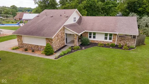 Exterior - 1110 Pendle Hill Ave, Pendleton, IN 46064 photo 1 of 10