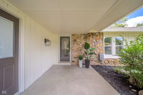 Exterior - 1110 Pendle Hill Ave, Pendleton, IN 46064 photo 4 of 10