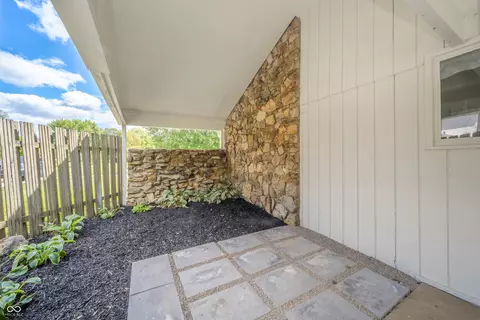 Exterior - 1110 Pendle Hill Ave, Pendleton, IN 46064 photo 6 of 10
