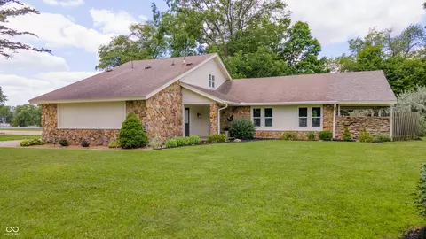 Exterior - 1110 Pendle Hill Ave, Pendleton, IN 46064 photo 2 of 10