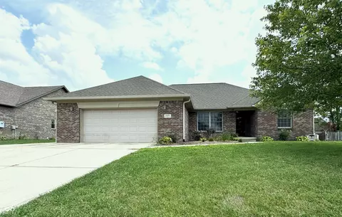 2091 Saunders Field Dr, Avon, IN 46123