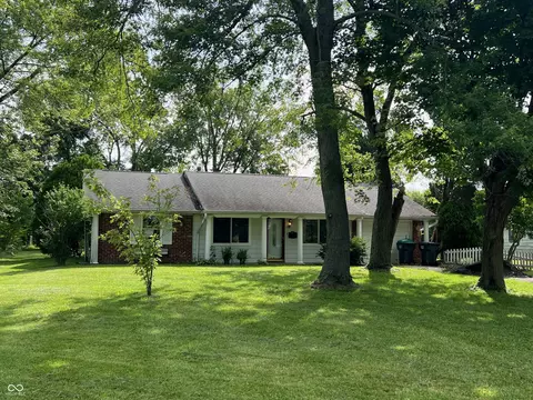833 Sweetbriar Ave, Whiteland, IN 46184