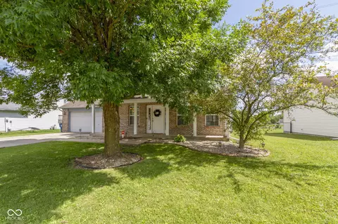 11803 Shannon Pointe Rd, Indianapolis, IN 46229