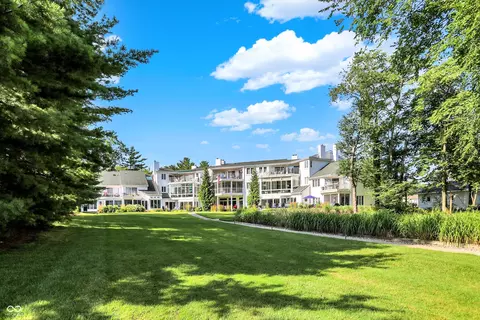 11520 N Lake View Trce #9, Syracuse, IN 46567