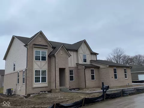 6902 Enclave Dr, Mccordsville, IN 46055