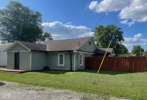 1026 E 4th St, Greenfield, IN 46140