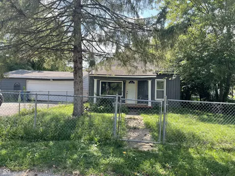 2176 N Euclid Pl, West Terre Haute, IN 47885