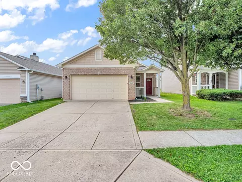 582 Shining Star Ln, Avon, IN 46123