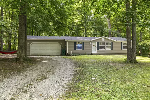 172 Lazy River Pl, Cloverdale, IN 46120