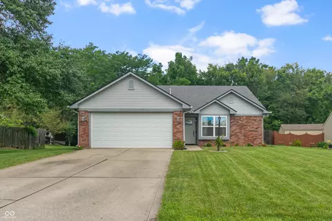 136 Longfellow Ln, Greenfield, IN 46140