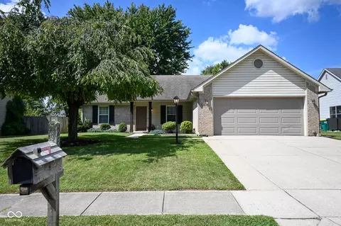 2648 Cressmoor Cir, Indianapolis, IN 46234