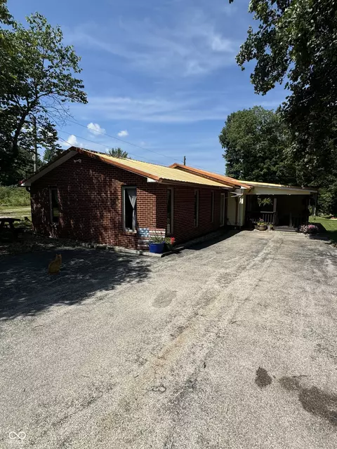 5153 Peoga Rd, Trafalgar, IN 46181