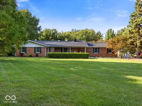 1371 E Meiks Rd, Shelbyville, IN 46176