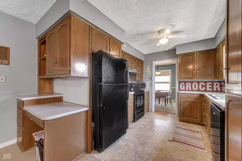 Kitchen - 604 E Columbia St, Flora, IN 46929 photo 3 of 3