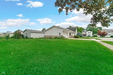 Exterior - 604 E Columbia St, Flora, IN 46929 photo 3 of 5