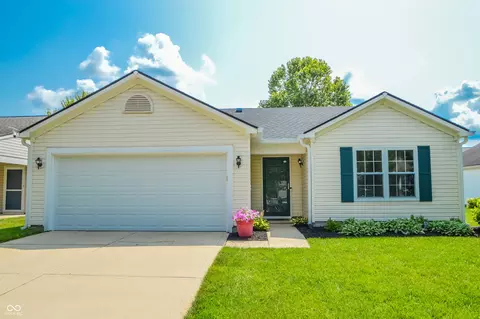 8507 Smithfield Ln, Indianapolis, IN 46237
