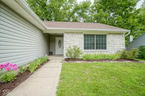 5750 Pine Knoll Blvd, Noblesville, IN 46062