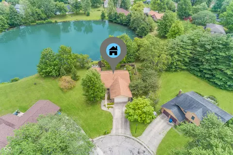 8316 Pointers Ct, Indianapolis, IN 46256 photo 2