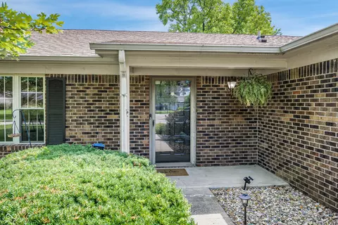 8316 Pointers Ct, Indianapolis, IN 46256 photo 5