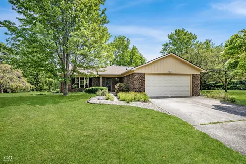8316 Pointers Ct, Indianapolis, IN 46256