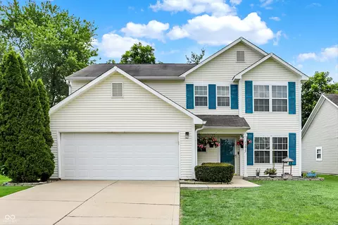 3927 Chantry Way, Greenwood, IN 46143