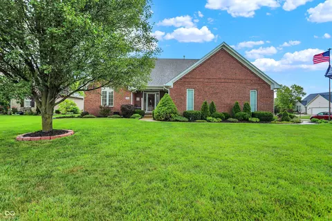 4884 W Cedar Creek Dr, New Palestine, IN 46163