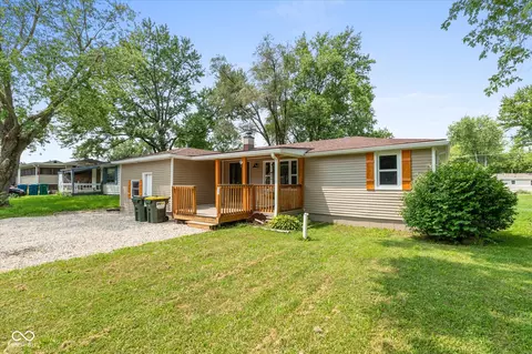 5661 N Clover Elm Dr, Fairland, IN 46126