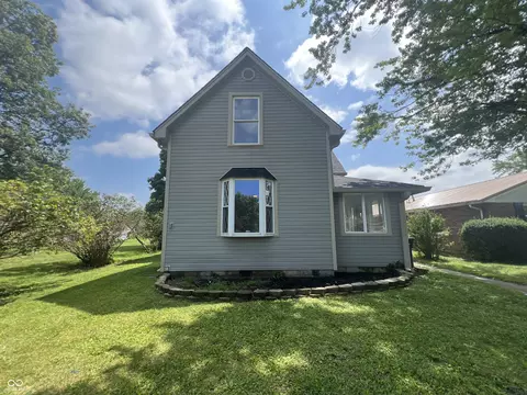205 N 10th St, Elwood, IN 46036