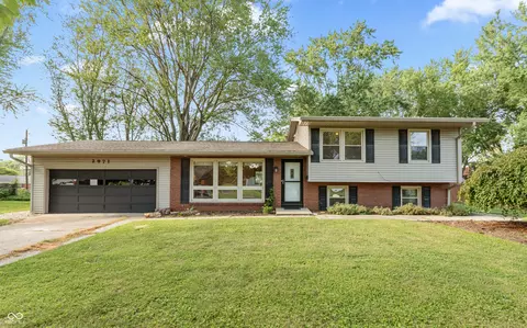 2971 Tulip Dr, Columbus, IN 47203