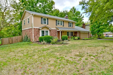 7049 Kingswood Cir, Indianapolis, IN 46256