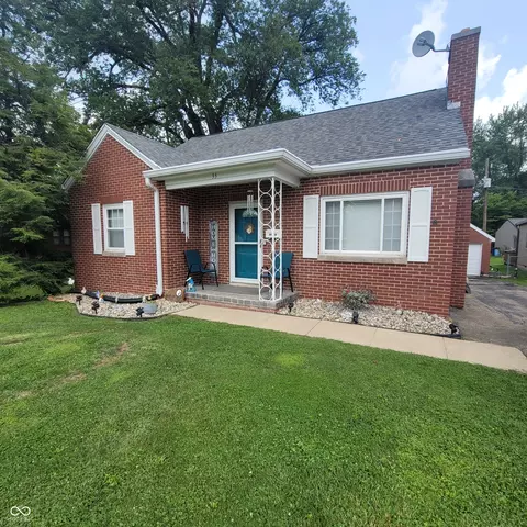 33 Sunset Dr, Greencastle, IN 46135