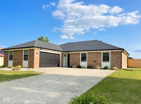 722 Leatherwood Dr, Greenwood, IN 46143