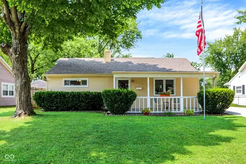 486 Carol Dr, Greenwood, IN 46143