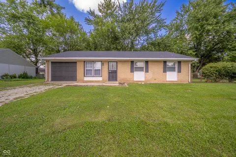 2104 Ashbourne Rd, Anderson, IN 46011