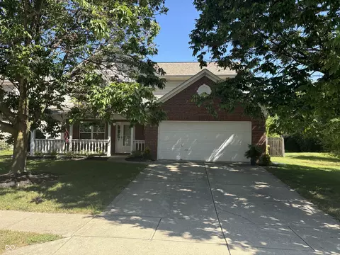 10220 Creektree Ln, Fishers, IN 46038