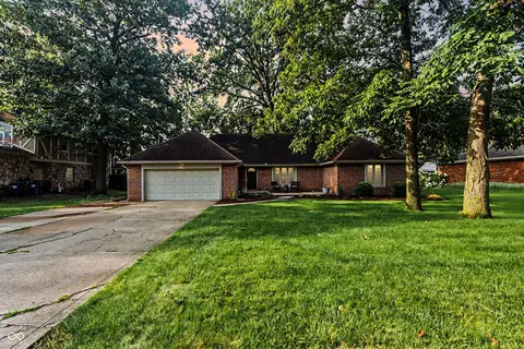949 S Haven Rd, Greenwood, IN 46143