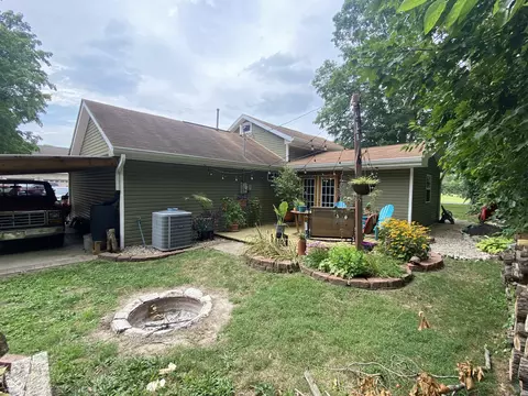 420 E Water St, Pendleton, IN 46064 photo 2